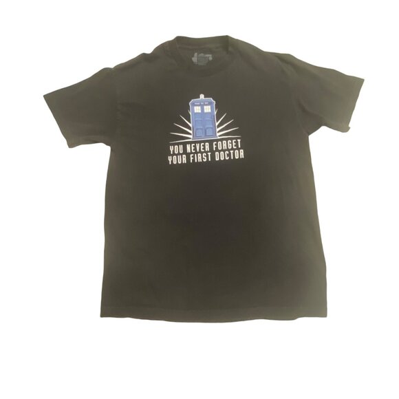 Doctor Who T-Shirt "You Never Forget Your First Doctor" ThinkGeek - Picture 1 of 5